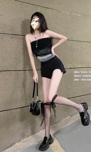 腿控必點！綵緋 168.C.43.23歲 修長美腿超白皙，每每搭車都會有大量目光聚焦在她的白花美腿之上！期待著被騷擾的綵緋，光是想像電車情節，小穴就忍不住淫液直流