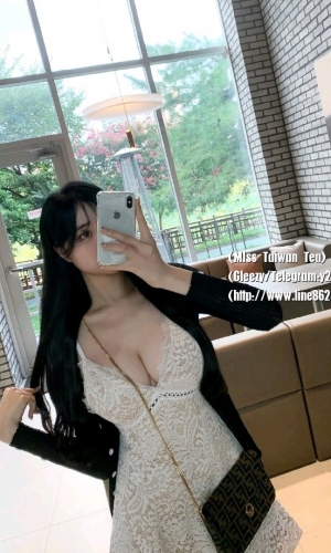 🍧暱稱：朵朵  條件：165.E .24歲  地區：#台中 #台中叫小姐  #台中地區  隨機福利：單價15000買2送1  送三次半價    👅前空姐兼職 身材火辣顏值高 皮膚保養得很