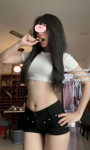 南浠 161 C+ 20歲  #甜美氣質 讓許多男同學為之瘋狂  有著系花之姿的她 目前單身!!  嬌小身材好操控 甜甜撒嬌好興奮 #誘人紅脣待你細品  緊緻小花為你綻放 勘稱