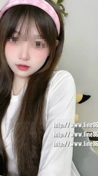 可甜 158.C.45.19歲    甜美的外表藏着一顆騷騷的心  進門的時候喜歡給哥哥一個大大的