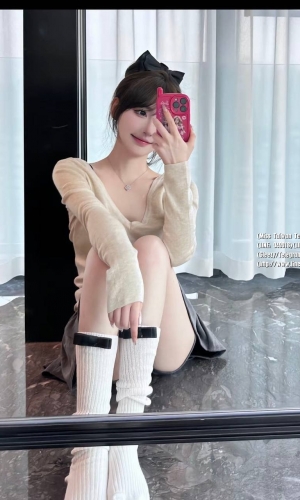 #舞蹈妹 #高挑 #長腿 淩淩 168.C.22歲 價位12000 #舞蹈學生  聲音輕柔甜美  #很溫柔很親切 身材勻稱漂亮 #騷騷的小穴敏感多汁