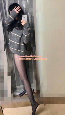 小欣：158.B奶.41.20歲 皮膚白嫩 穴穴緊嫩  色女一枚 敏感到高潮的時候會噴水 粉色奶