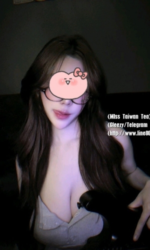 ⭐️地區：台北 新北  ⭐️資訊：丹雲 163.G.55.32歲    性慾滿滿の，圓臀好衝撞，爆乳好揉捏，為了填飽小穴+貼補家用偷偷兼職，全程無需你動只需你體力好陪她玩