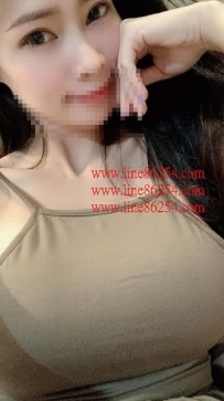 蜜桃 163.G.25歲 好衣服不包二奶！ 超狂「豪乳正妹」蜜桃 細肩帶小背心藏不住美胸外漏