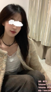 🍓伊可 155cm C奶 42kg 18歲  很小隻超可愛很嫩 剛成年沒有幾天  實際年齡18歲 看起來