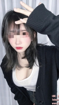 小雪 160 D 46 23歲  #全家店員 優質正妹  挺立的雙峰 配合奶泡   夾的緊緊的 主動熱