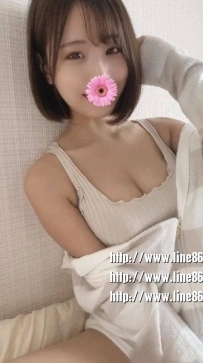 妍西  162cm 47kg  Ccup 20歲 嬌小蘿莉類型！ 尺度玩很大  趴在床上任你擺佈  很敏 讓