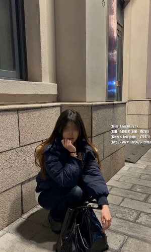 #貧乳小隻馬嫩妹  ❤️小歐  158cmB奶44kg20歲  鮑魚超粉嫩多汁 嬌小可愛類型  小小芝麻很好掌控 皮膚特別好  火車便當 69姿勢 特別適合有感  骨感身材會很敏感