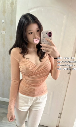 兼職地區：雙北  小妍 163cm Dcup 47kg 25歲  #騷浪賤的性感秘書  美胸翹臀 身材好到爆！  床上很騷很熱情 無套口交 愛愛很主動  最喜歡玩上搖 69 後背式 奶炮