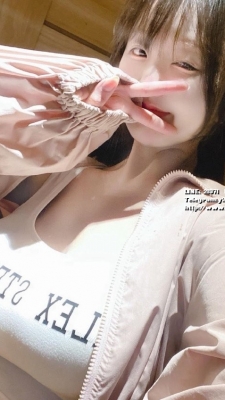 佳沫  164. K. 55. 28歲 K奶妹淫蕩至極  飽滿雪乳彷彿能輕鬆撐...