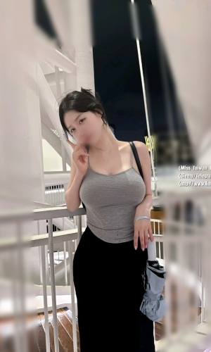 香娜 165cm F奶 48kg 23歲  #無套愛愛 #無套做 #內射 （看配合）  皮膚白皙嫩妹 腿控可點 口技超級好喔 喜歡女友的感覺可點 可愛 清純 愛笑 臉蛋優   身材上等