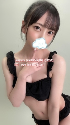 小可愛 160-20歲-B-46kg 年輕可愛妹子 染粉紅頭髮滿亮麗