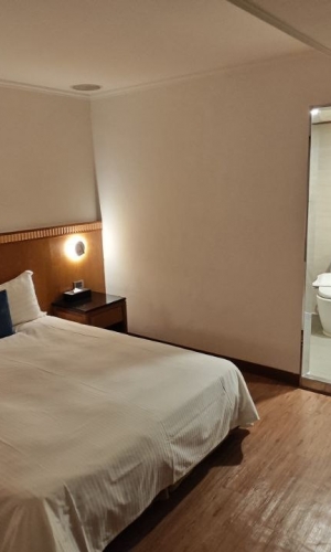 #前金    旅館：旅居