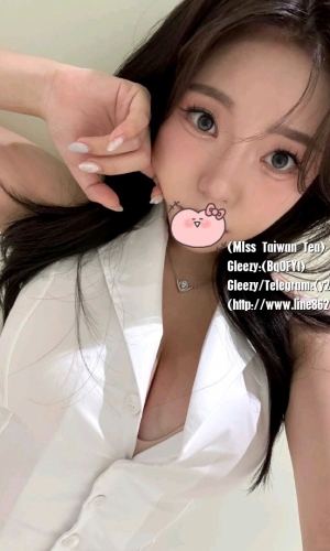 香婷 165/Ecup/23歲 #雙北可約  清純美少女宅男殺手,床上淫蕩又迷人  粉嫩鮑魚 水很多 輕輕摸一下  就會有很多淫水喔 奶頭會硬 下面會潮吹